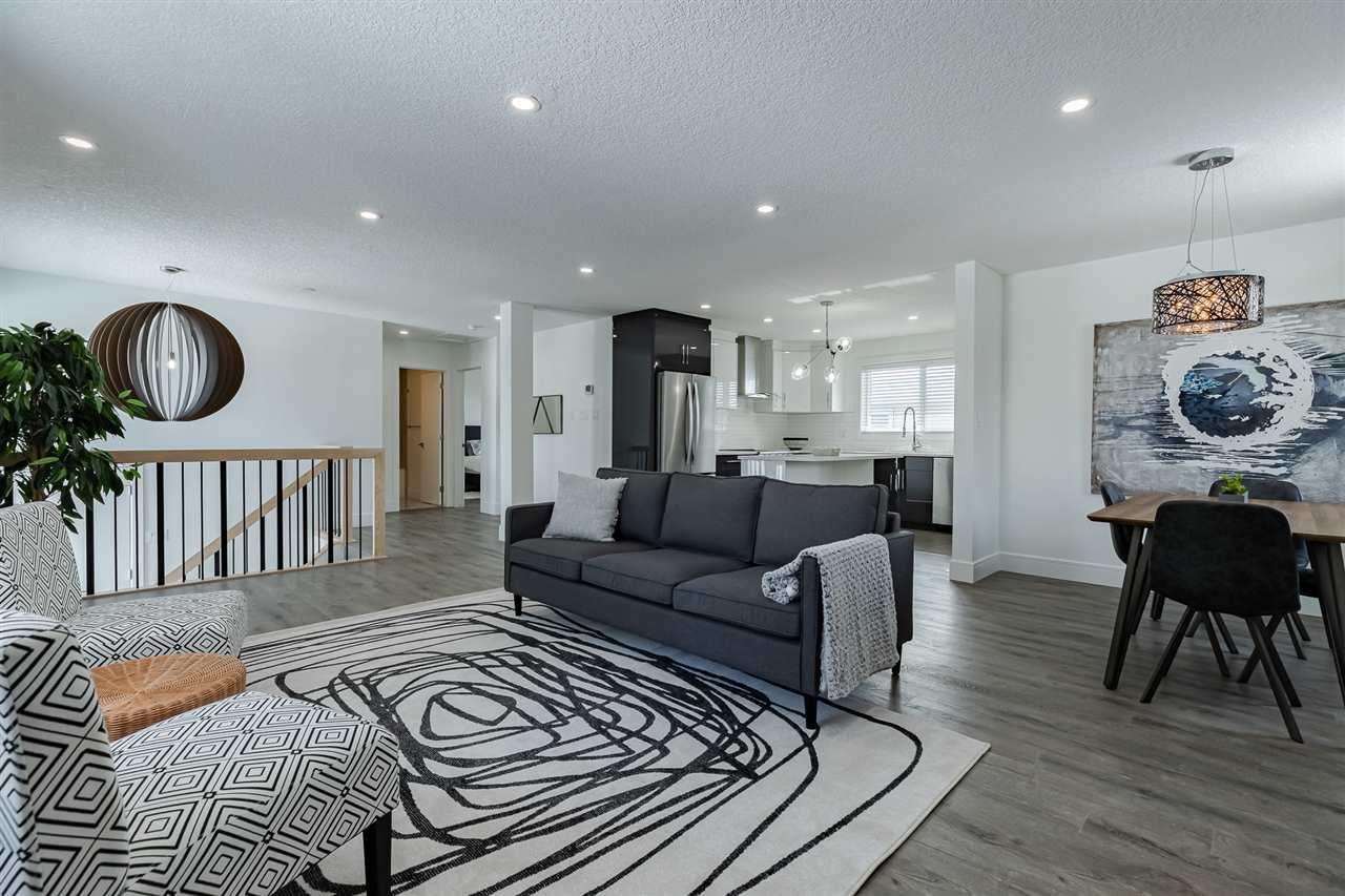 Great Room / Décor / Open Space